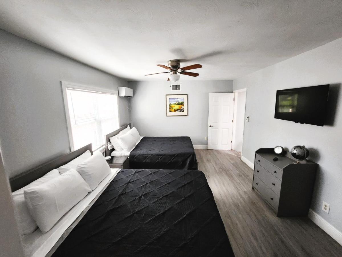 Cheerful Super Suite + 2 Queen + Sofa Bed Minutes From The Airport! Tampa Exterior photo