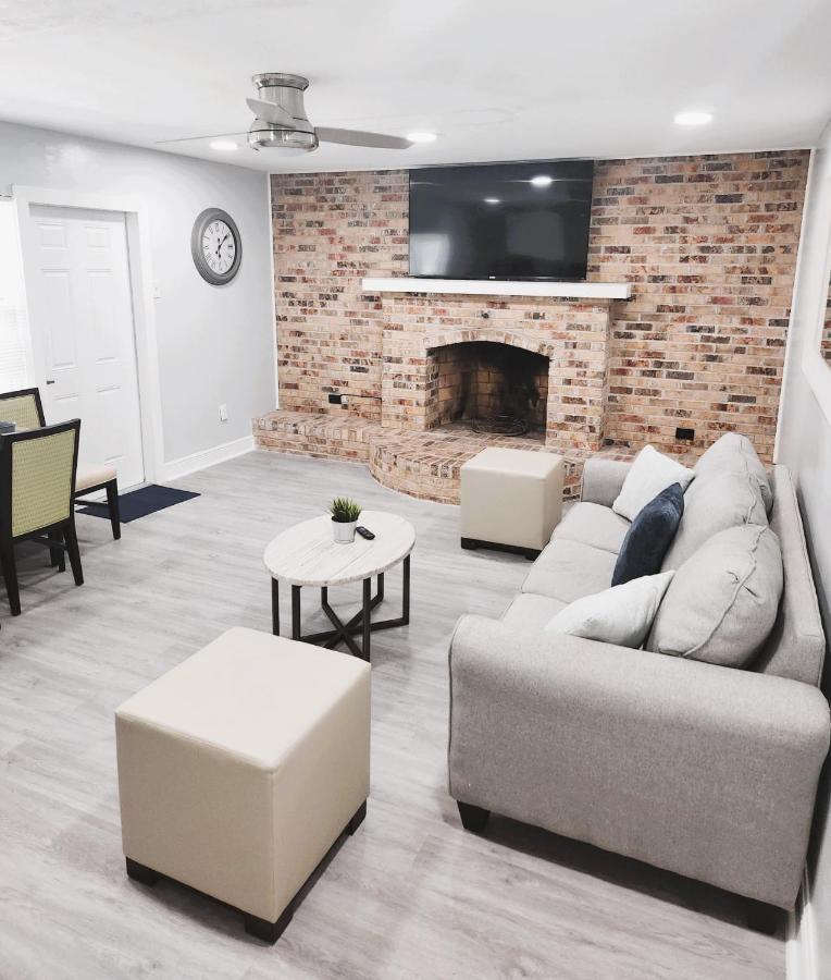Cheerful Super Suite + 2 Queen + Sofa Bed Minutes From The Airport! Tampa Exterior photo